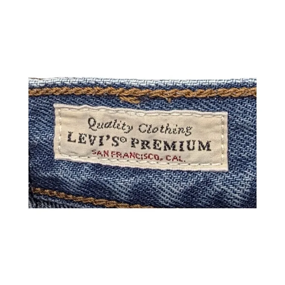 Women's - Levi's Distressed Wedgie Jeans, Size 30